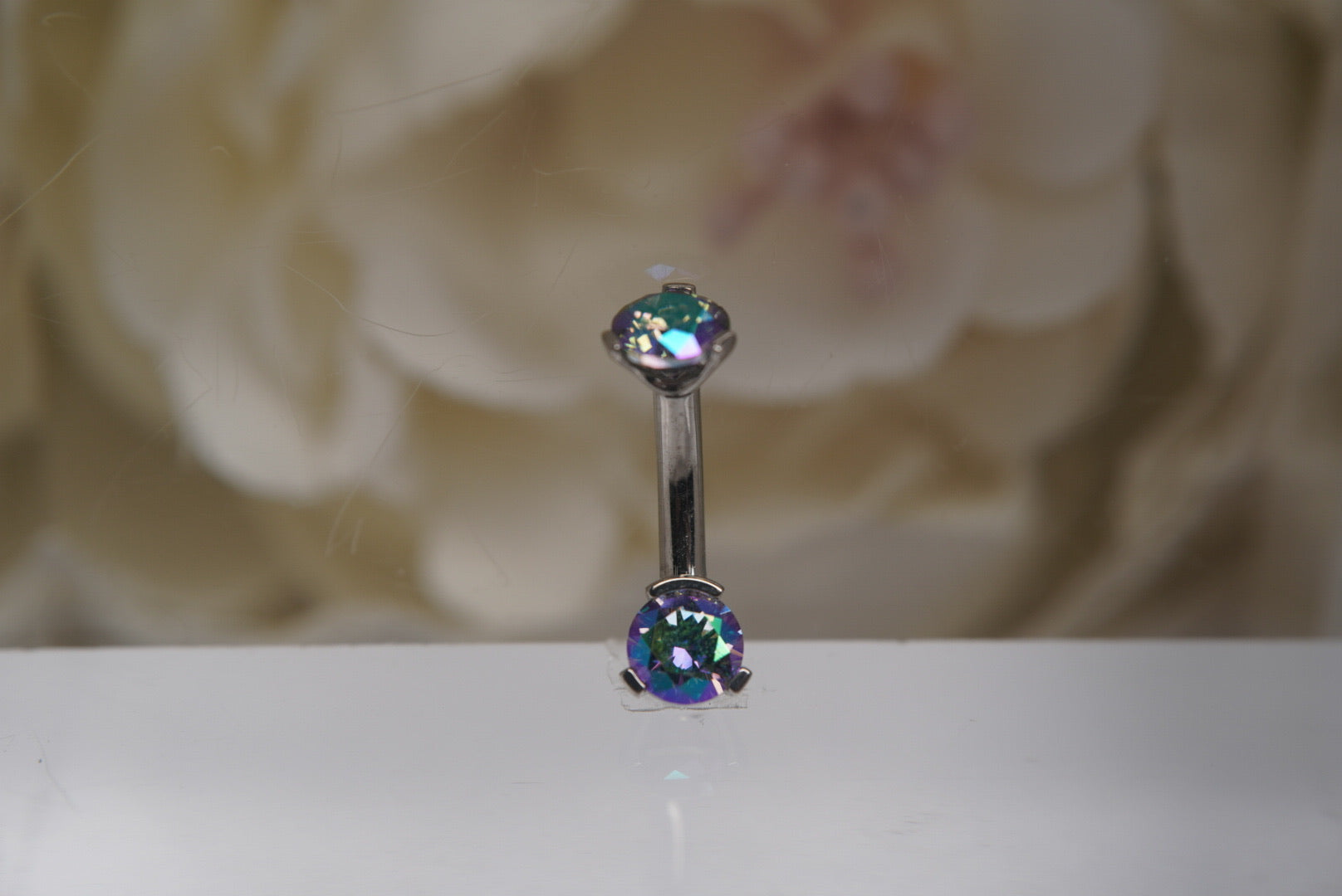 Paradise Shine Crystal Navel in a Prong Setting  (4mm/4mm)