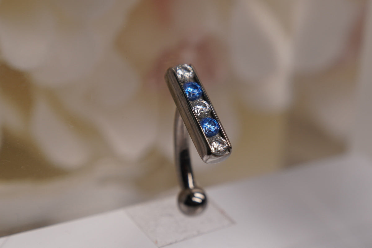 5-Gem Top Hanging with blue and white Crystals in 14g