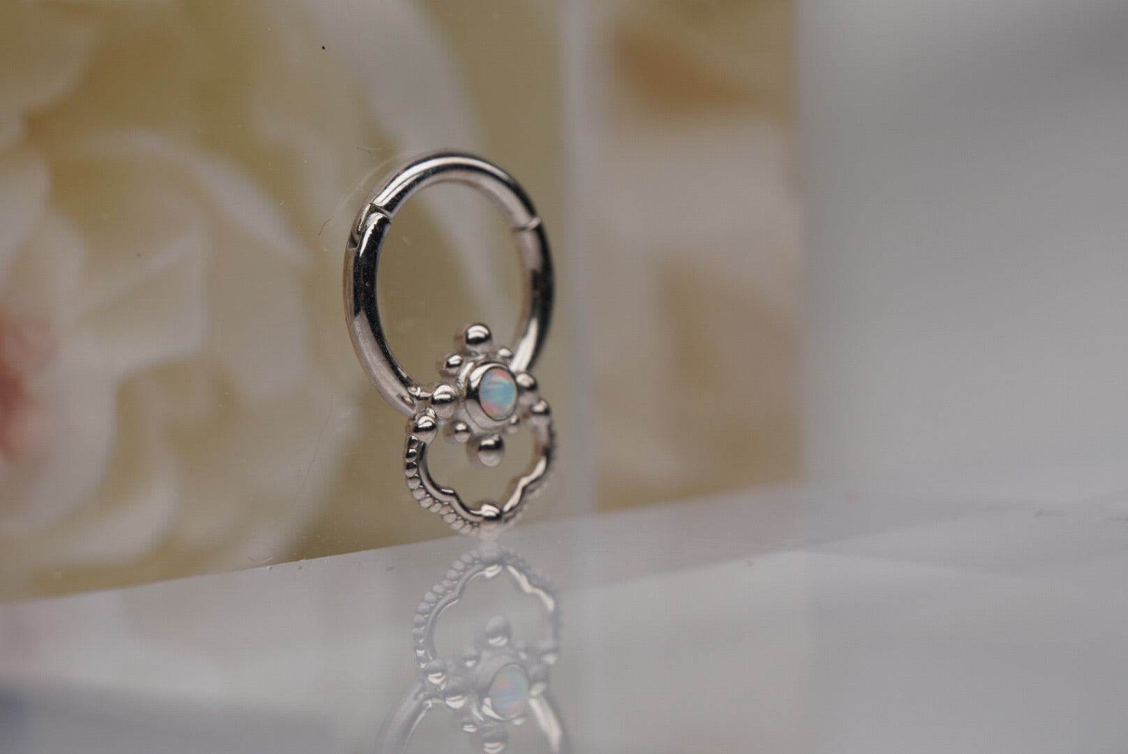 Beaded Knocker Clicker in White Gold