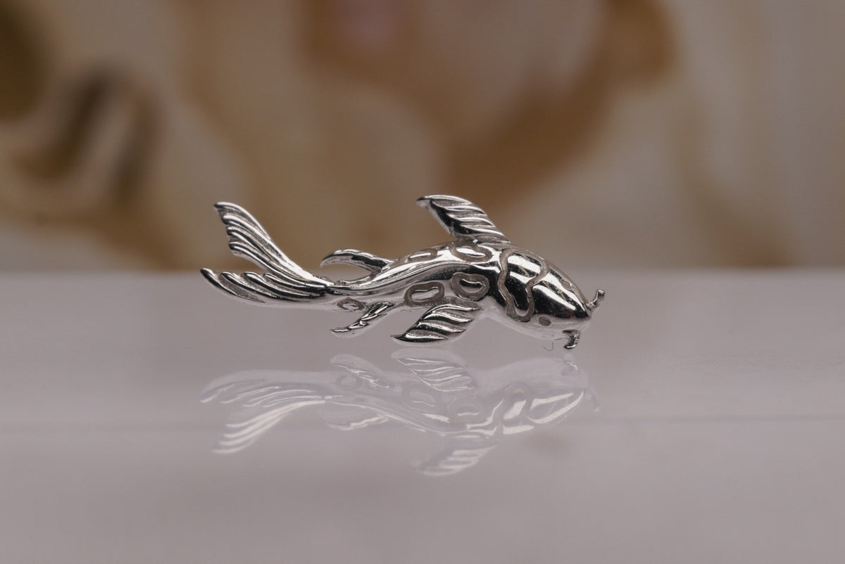 Junipurr 14k gold 3x8mm "Koi" fish in white gold