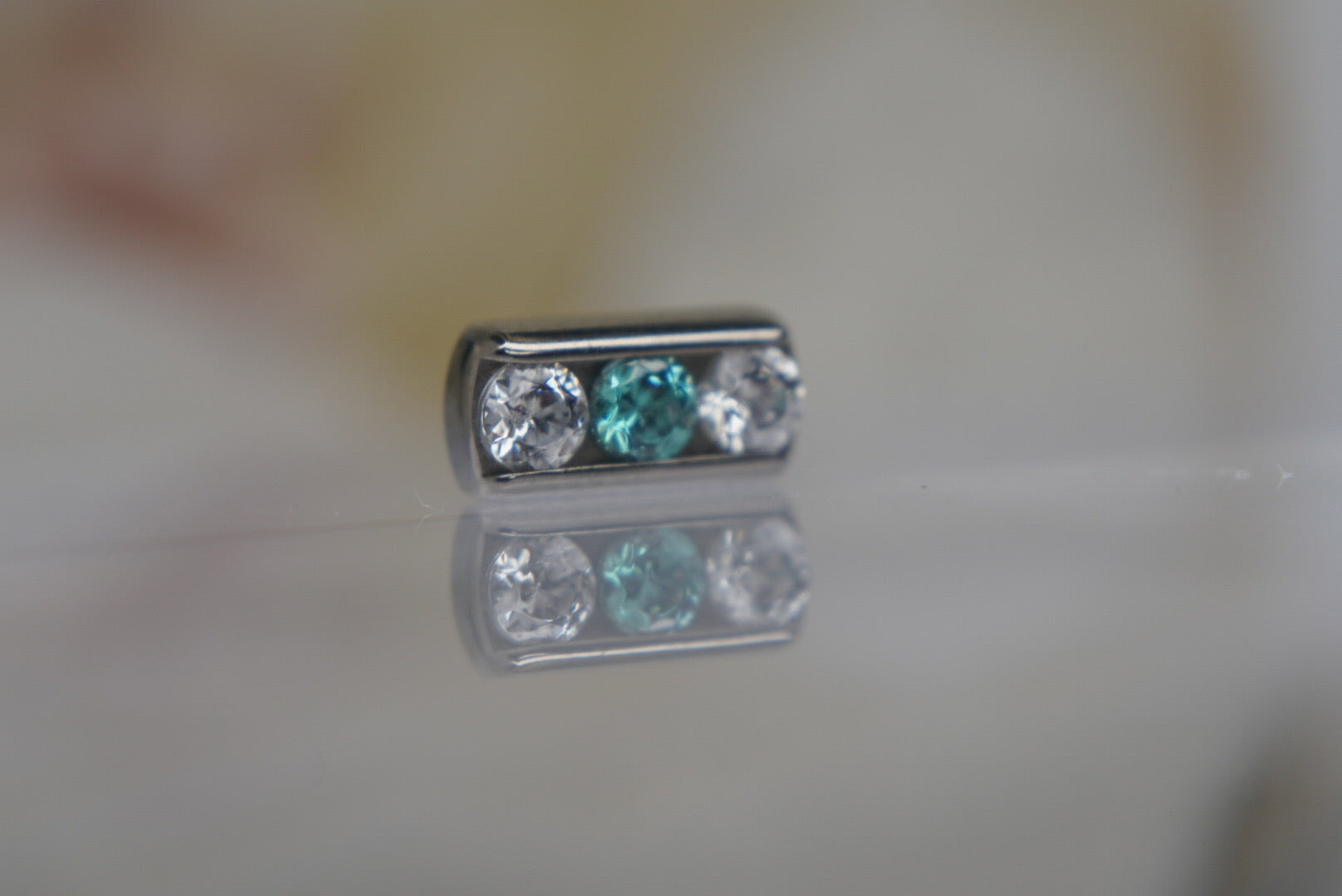 3-Gem Channel (Light Green & White)