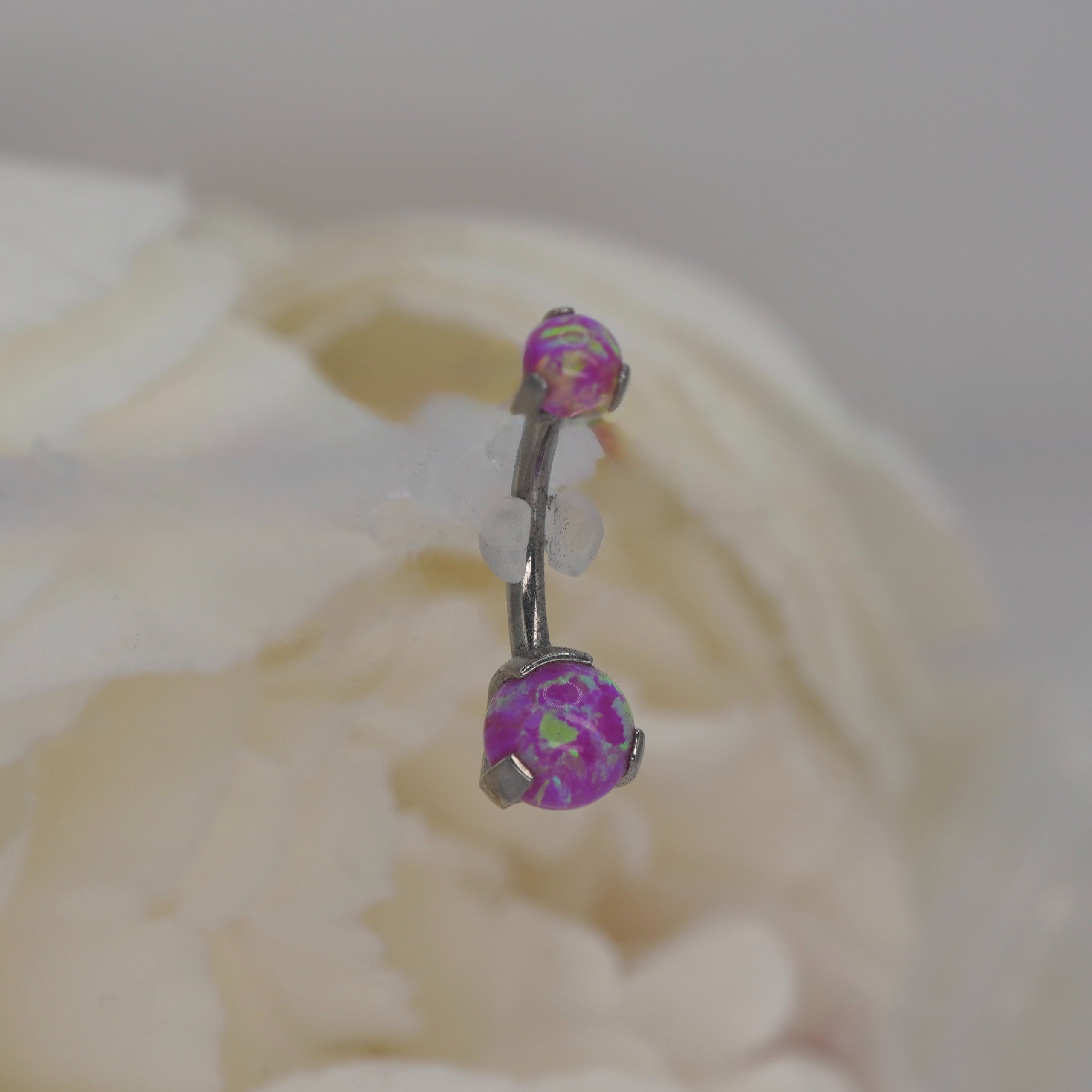 3-Prong Navel with Magenta Opals in 14g