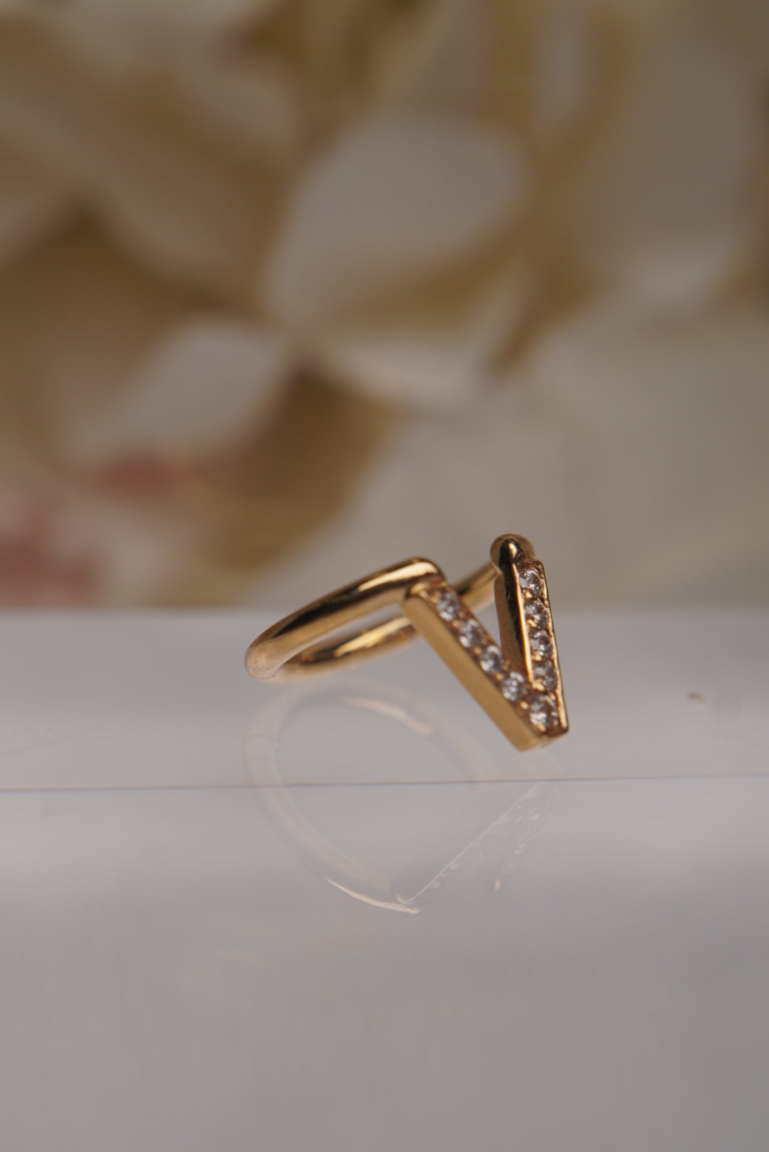 Jennelle V-Ring Clicker- GENUINE DIAMONDS