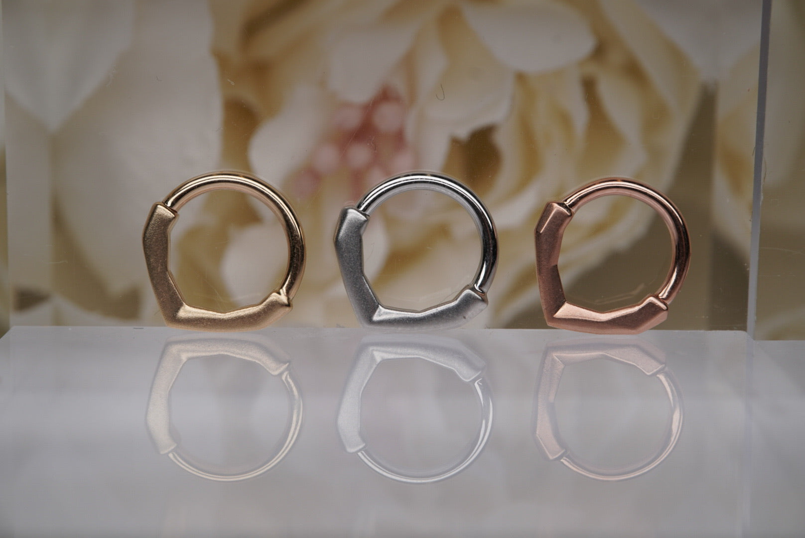 Petite Archive Seam Ring