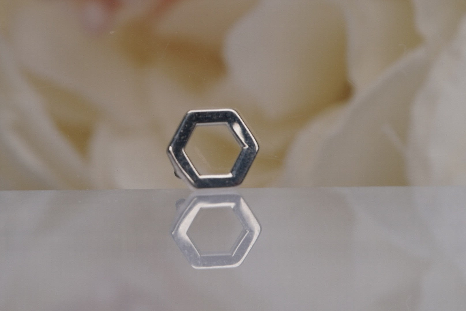 Open Hexagon in Gold-16g