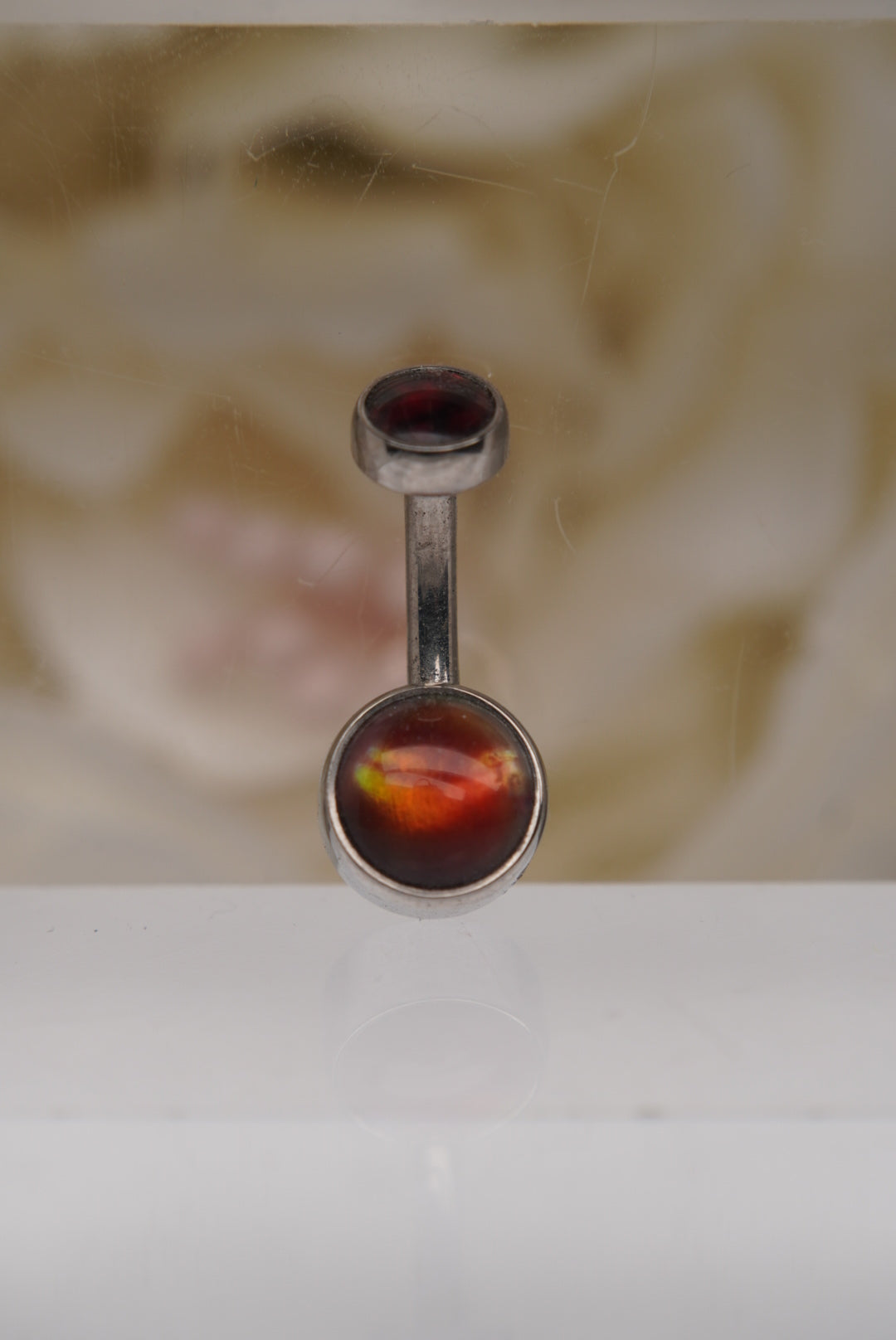 Red Shell Navel in a Bezel Setting  (4mm/6mm)