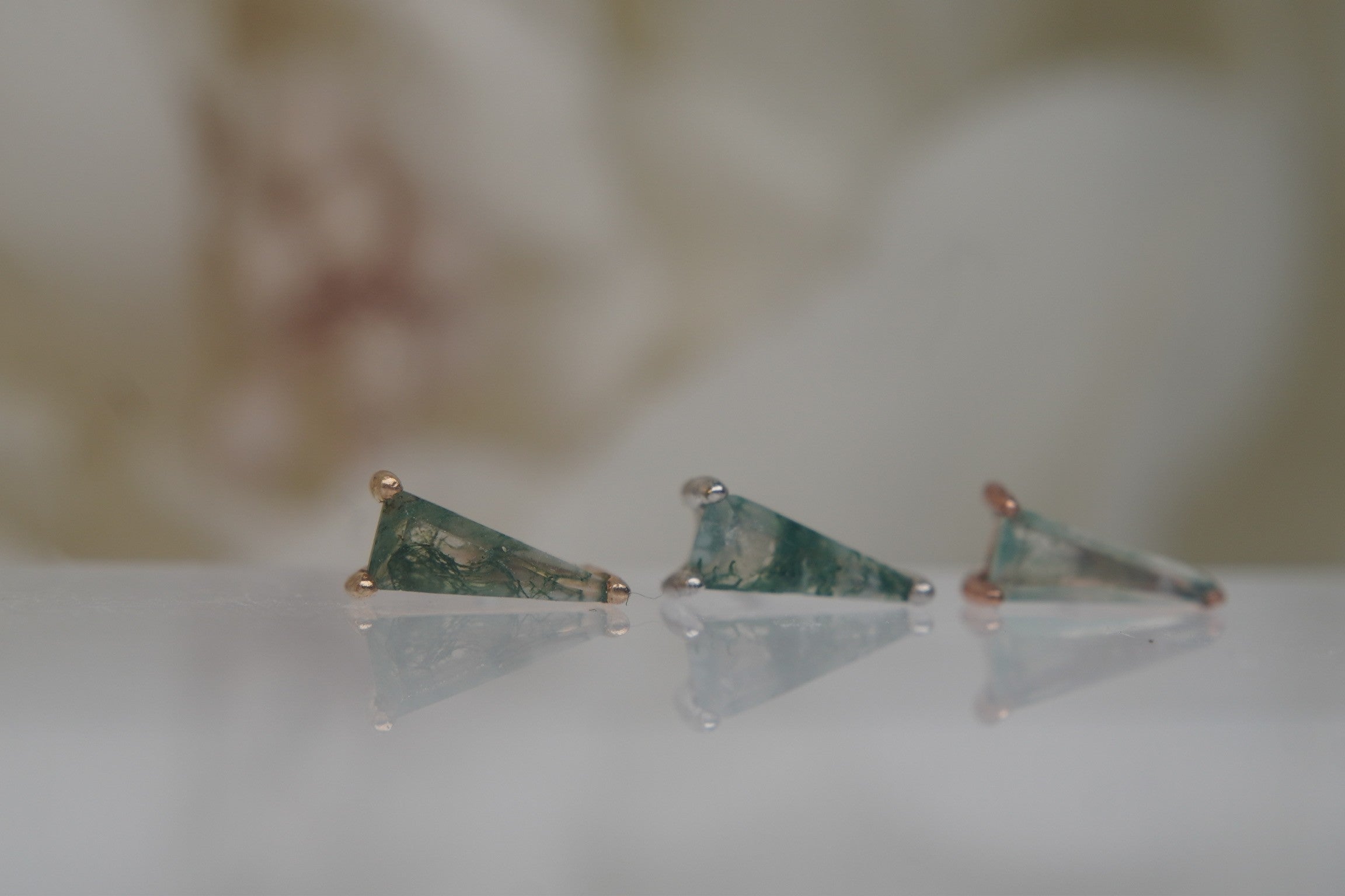 Vela with Moss Agate