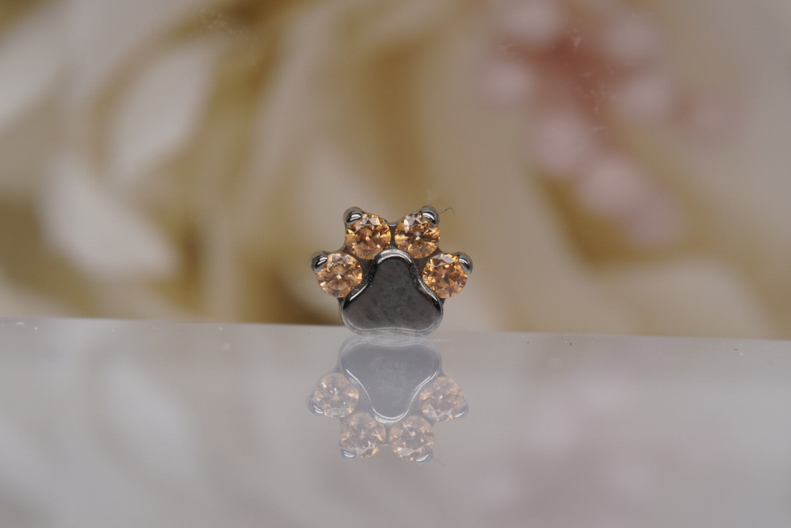 Paw Print with Amber Crystals- 12/14g
