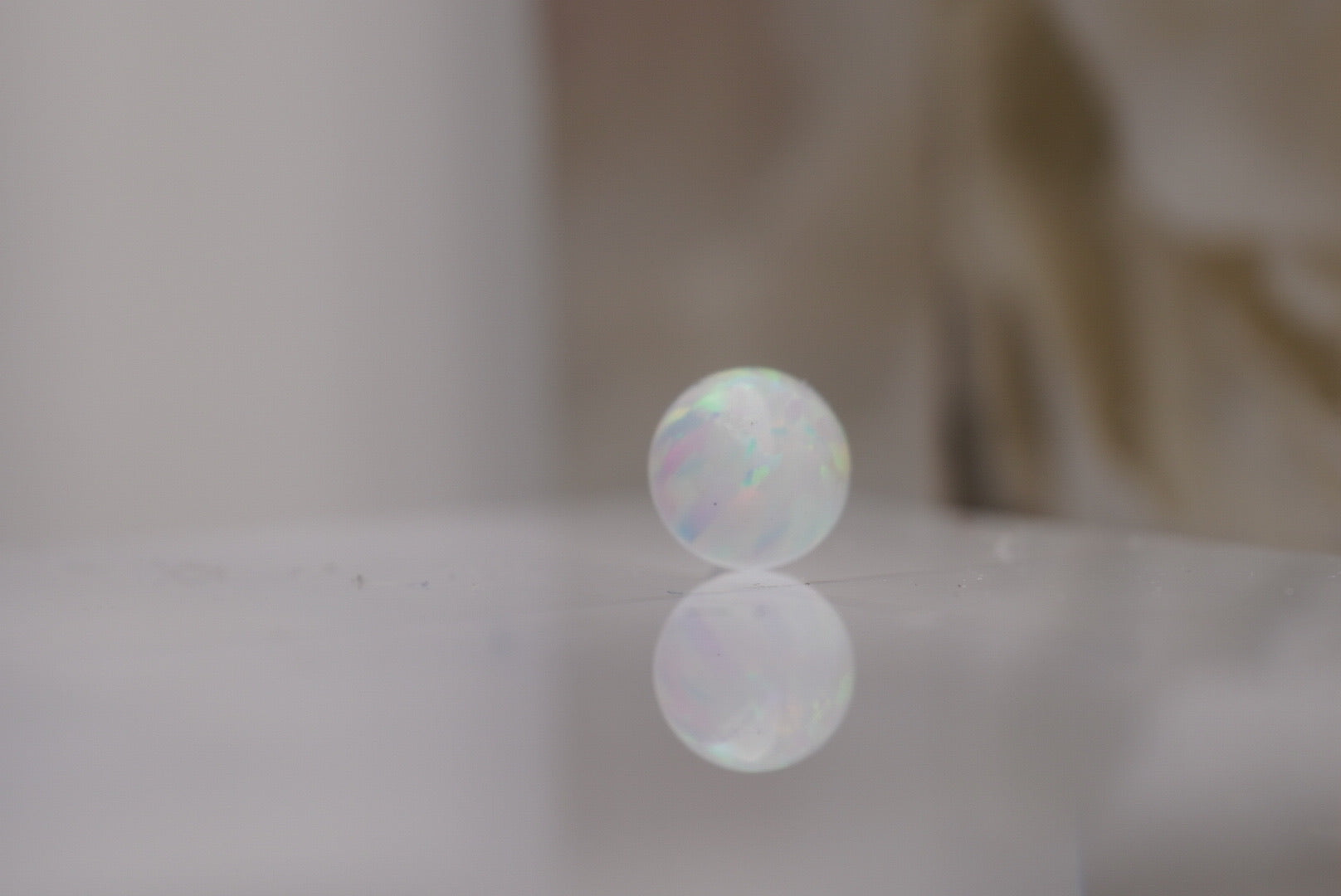 14g White Opal Ball