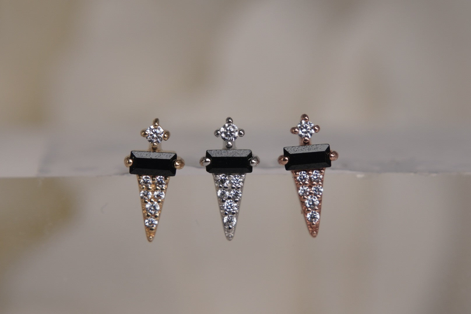 Dystrikt with Black Spinel