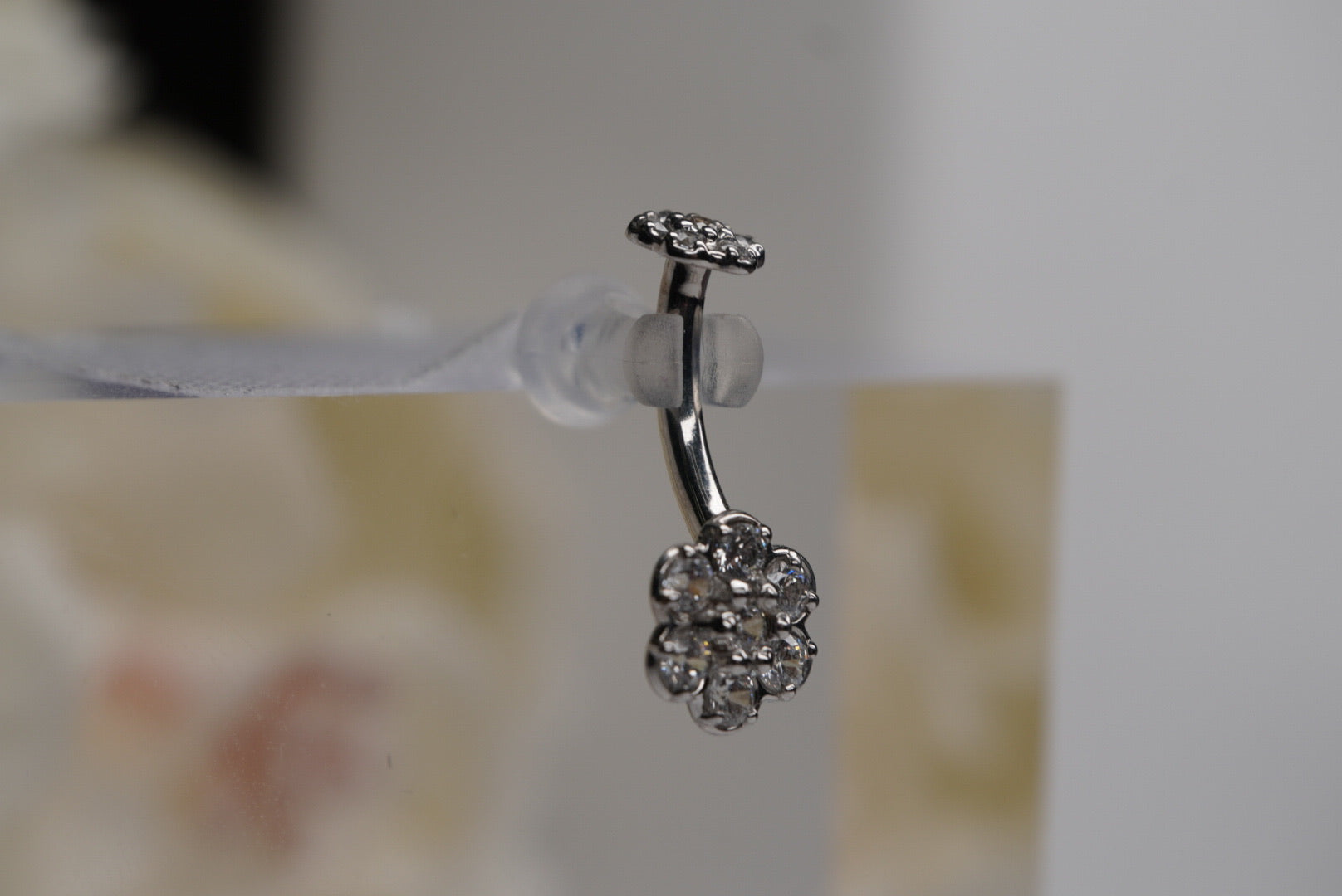 Flower Navel in White Gold