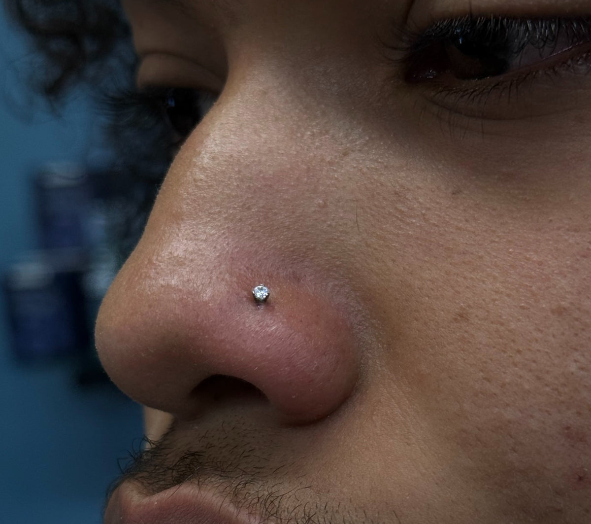 implant grade titanium threadless white crystal prong nostril piercing
