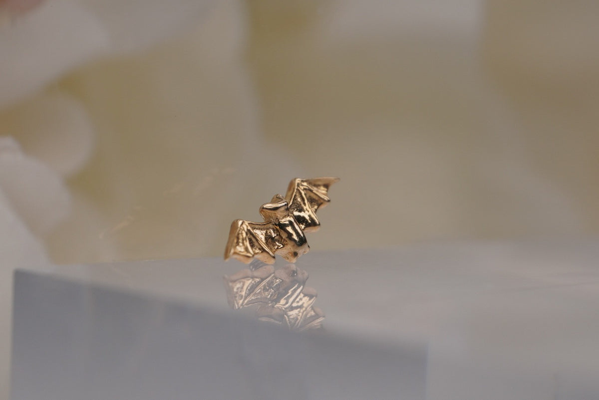 BVLA Bat in yellow gold side view