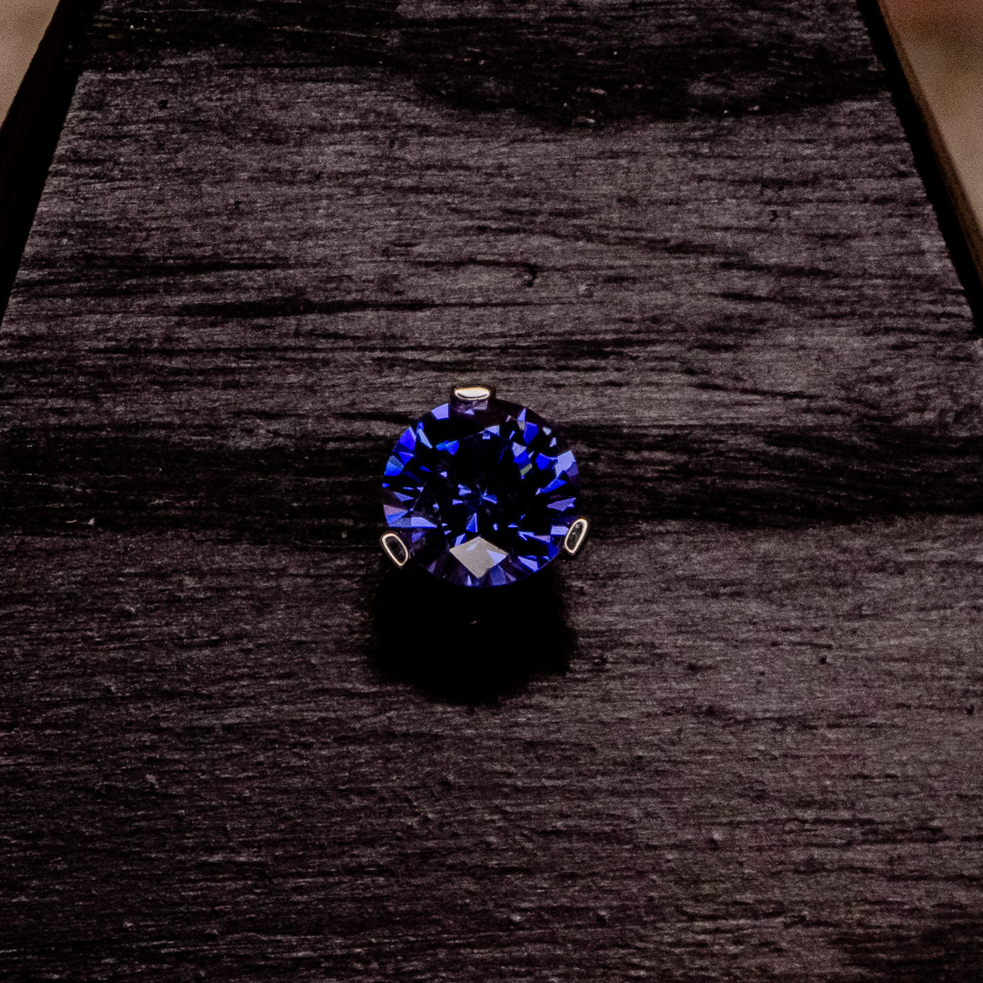 Sapphire Blue Crystal Prong-12/14g